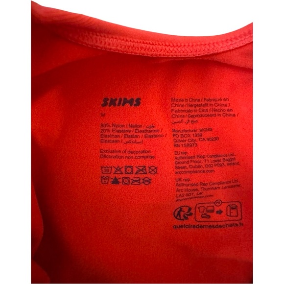 SKIMS Red Lace Seamless Sculpt Bodysuit - Picture 2 of 5